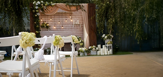 Yuvarlak masa kiralama – banket masa düzeni, masa örtüsü ve servis takımıyla hazır